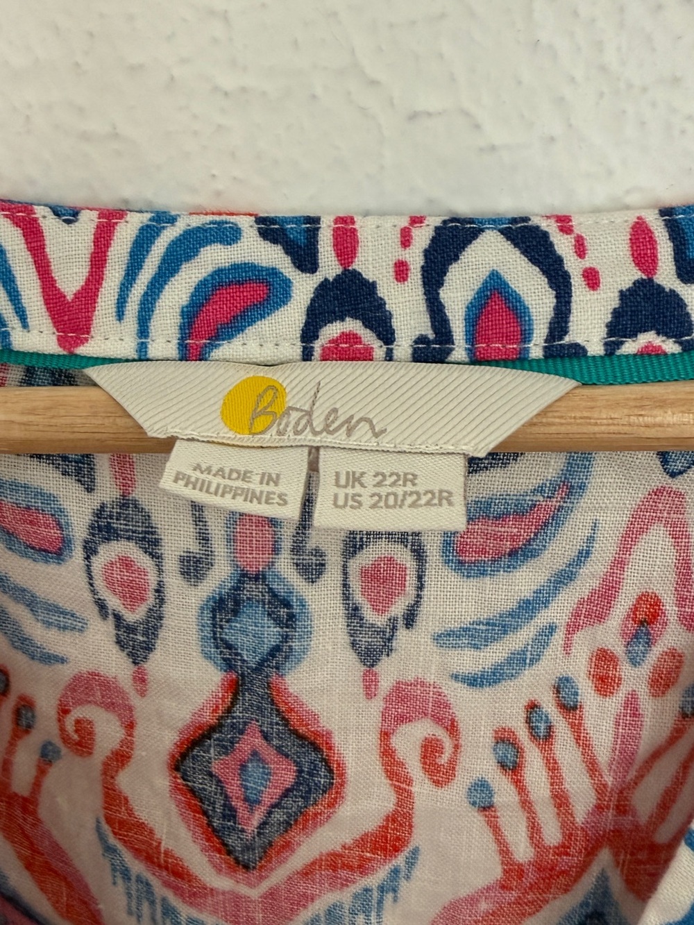 Boden Relaxed Linen Tiered V-Neck Dress - Picture 9 of 9